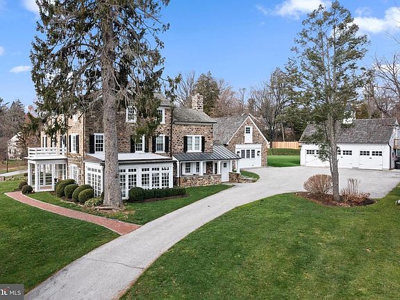 4th image of 658 Brooke Rd