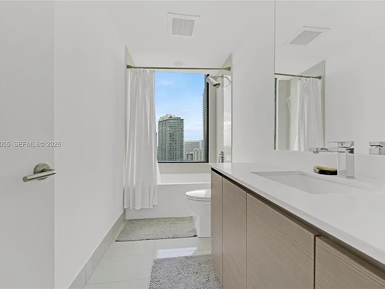460 NE 28th St #3201 — Photo 19