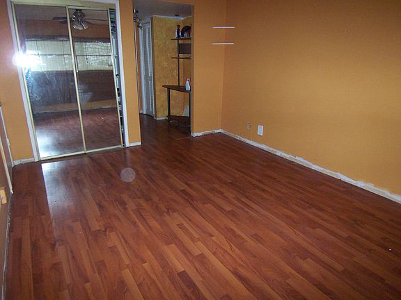 5th image of 950 Hillcrest Dr APT 509