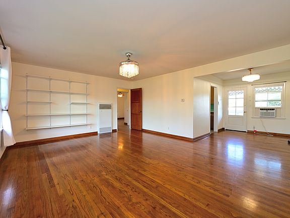 large, bright and charming 2nd floor unit - no shared wall with other tenant