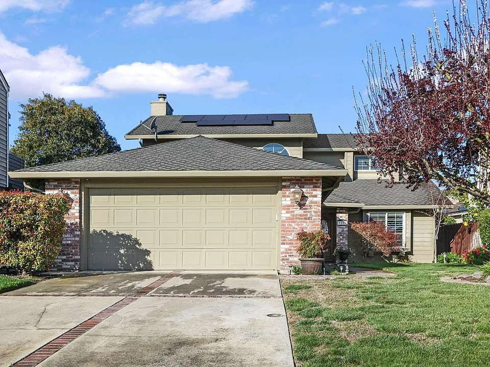 7273 Shoreline Dr