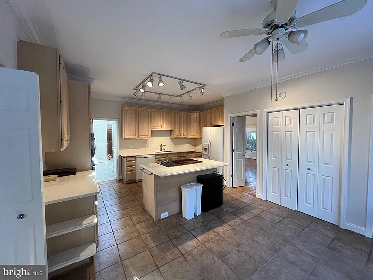 5179 Macomb St NW — Photo 7
