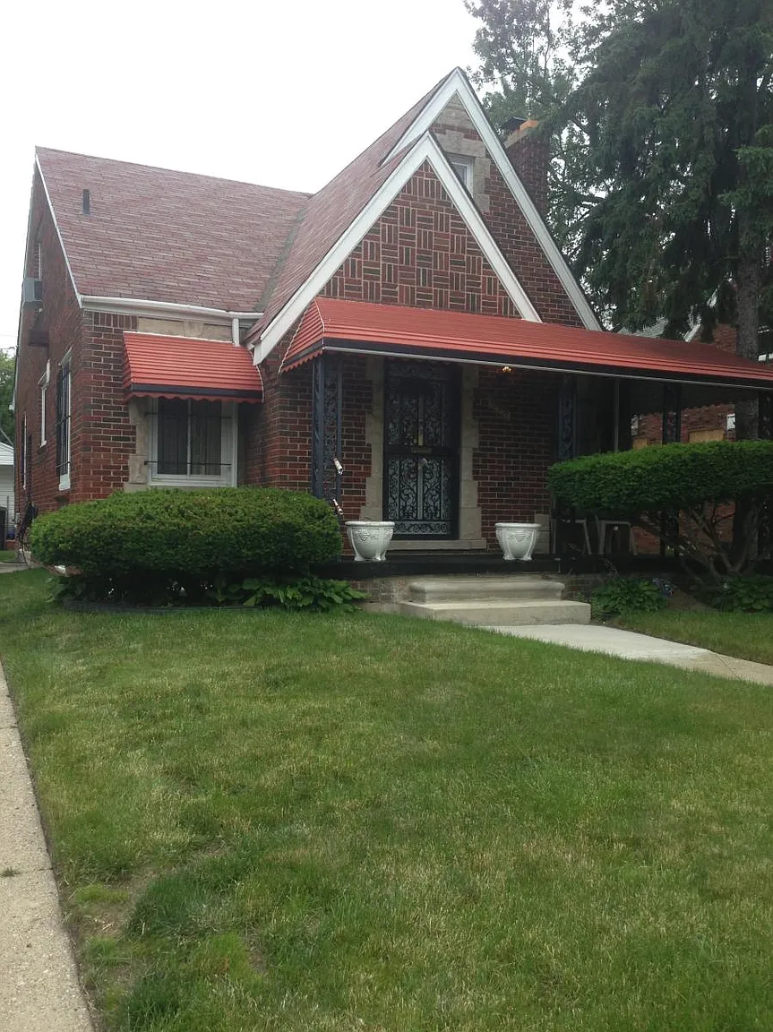 15891 Saint Marys St photo 1