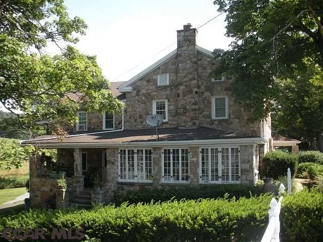 1183 Halfmoon Valley Rd