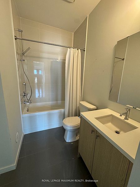 Oakville Townhouse for rent - 3 Bedrooms — photo 9