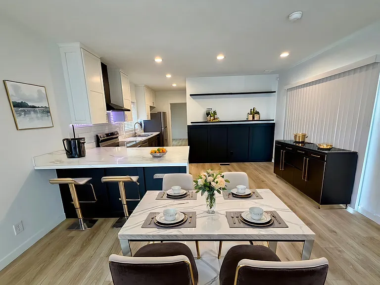 317 W 8th St #25 — Photo 8