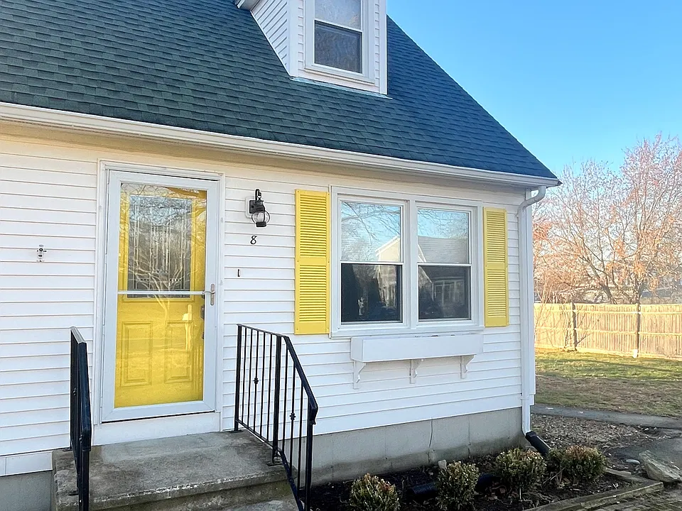 8 Christine Rd