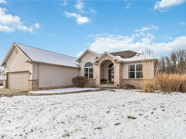 6120 Gailway Dr, Bedford, OH 44146