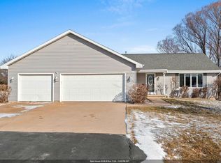 W6082 Hearthstone Dr, Appleton, WI 54915