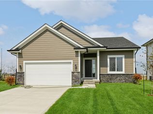 505 NW Compass Ave, Waukee, IA 50263