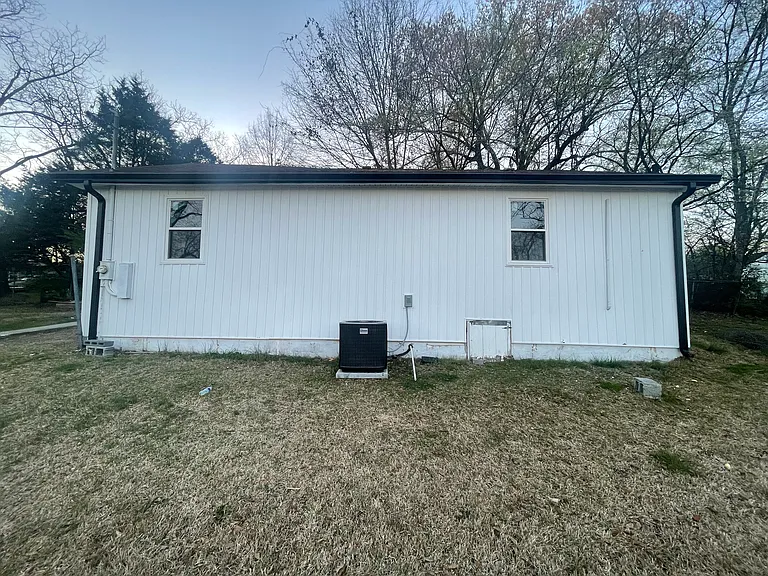 609 Ledford St — Photo 4