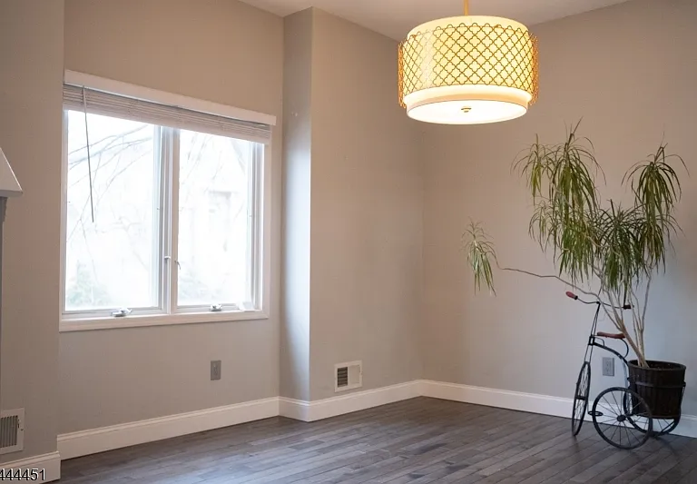 55 Clarken Dr — Photo 2