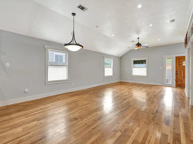 4628 Kermit St — Photo 6