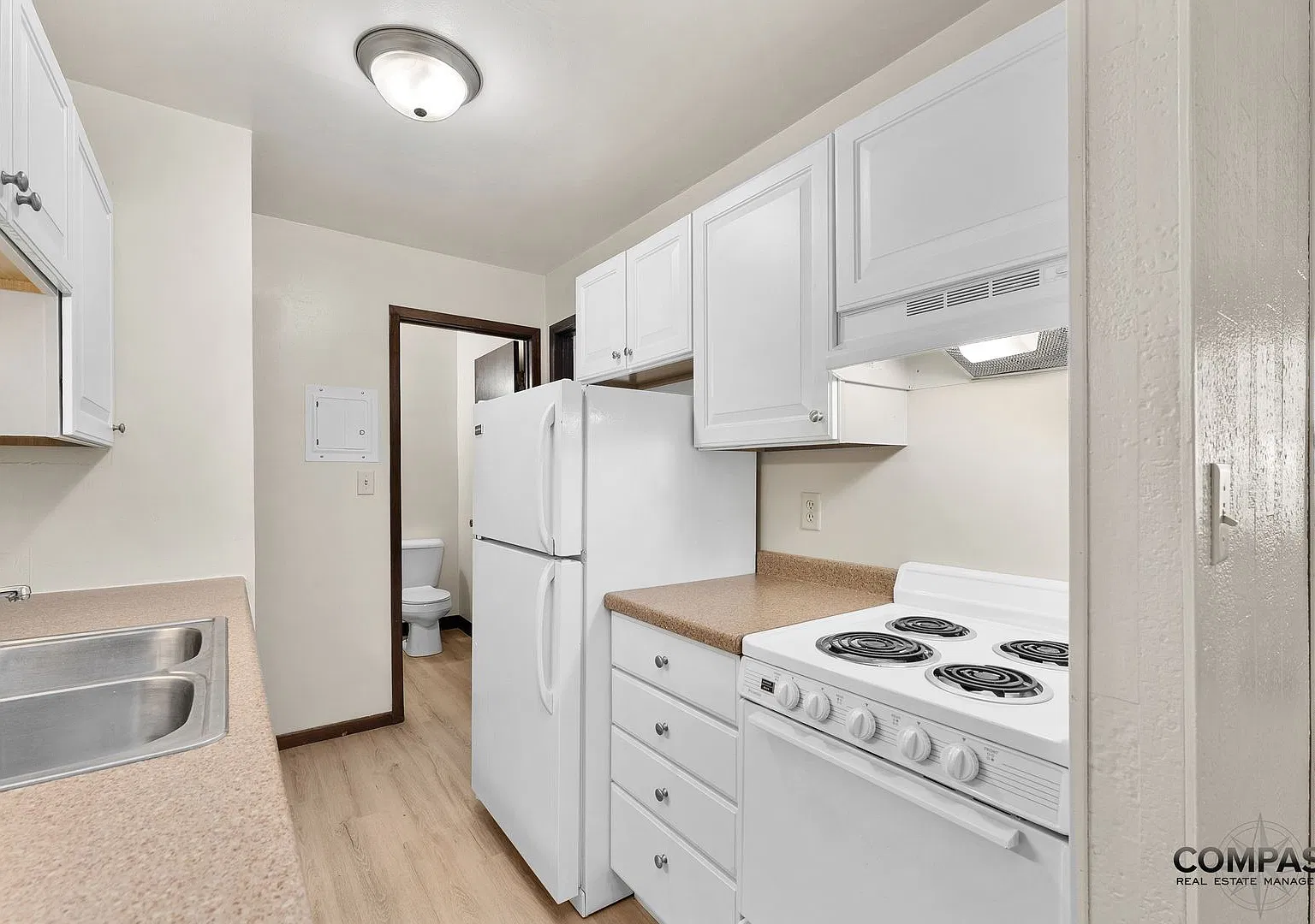 1025 W. MacArthur Avenue — Photo 2