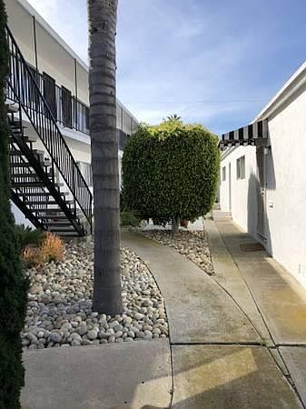 1st image of 1469 Thomas Ave #6