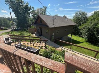 6110 N Lakeshore Dr, Brooklyn, IA 52211