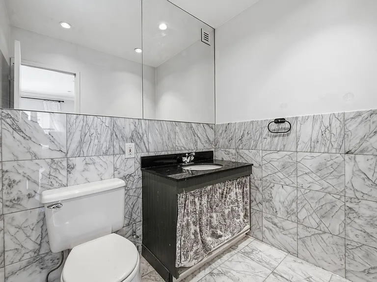 261 W 71st St #8 — Photo 6