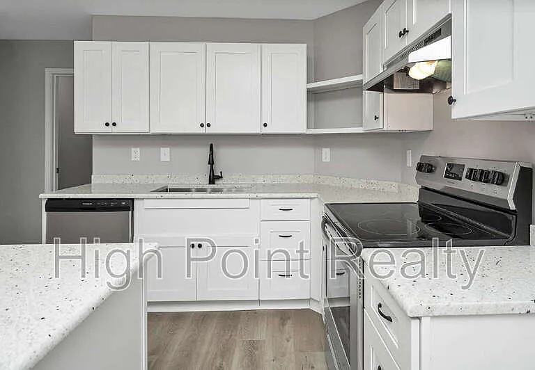 85 Smith Glen Dr — Photo 13