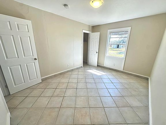 5th image of 13426 Conklin Ln