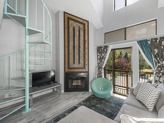 2nd image of 1530 Empire Ave #307