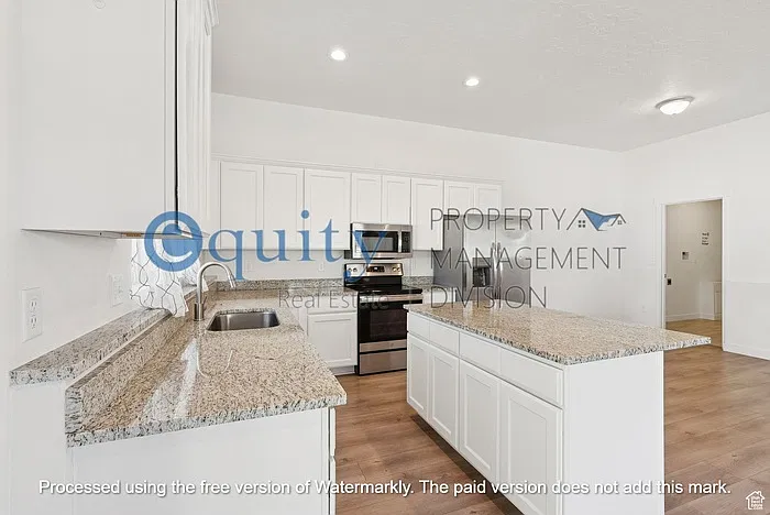 3 bed, 2.5 bath, 1782 sqft, $1,925 — Photo 4