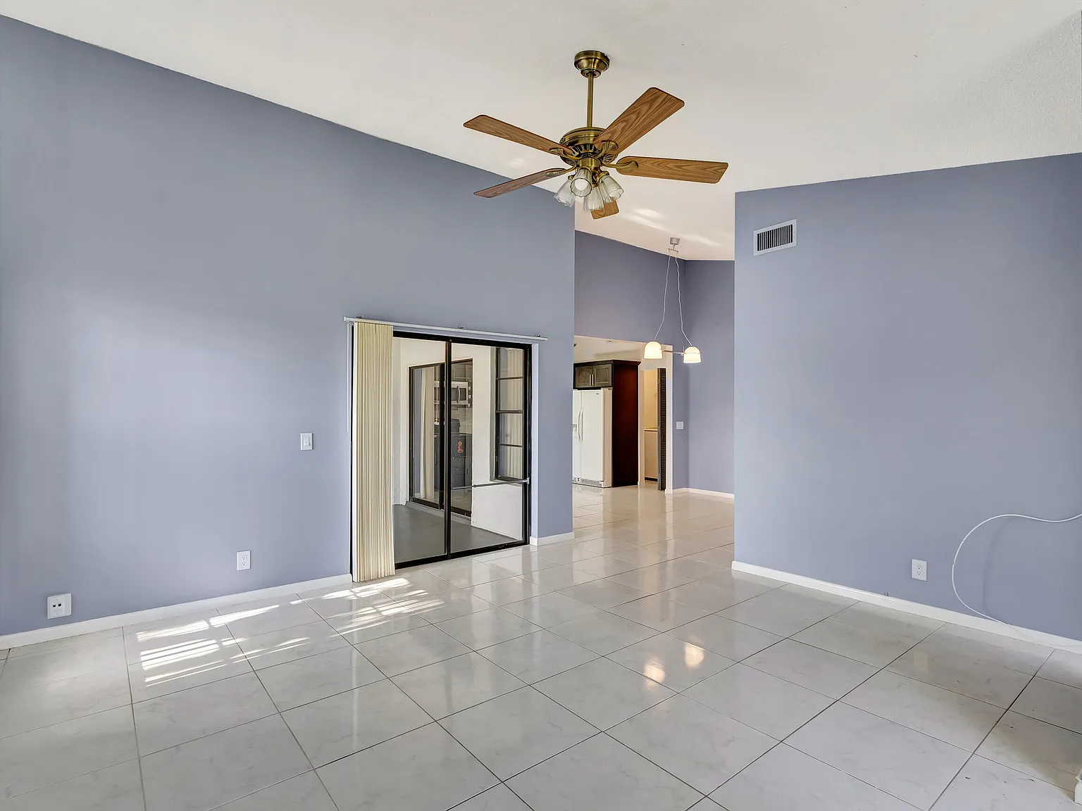3 bed, 2.0 bath, 1468 sqft, $2,800 — Photo 4