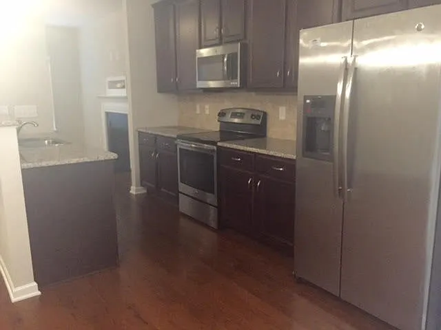 4 Bedroom 2.5 Bath Lexington Plantation Home — Photo 3