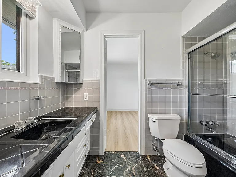 3566 Princess Ln — Photo 24