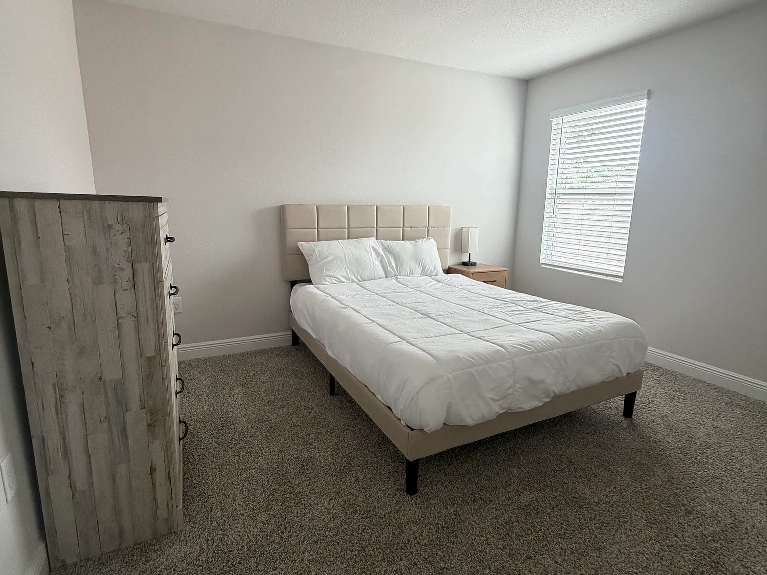 4 bed, 2415 sqft, $900 — Photo 3