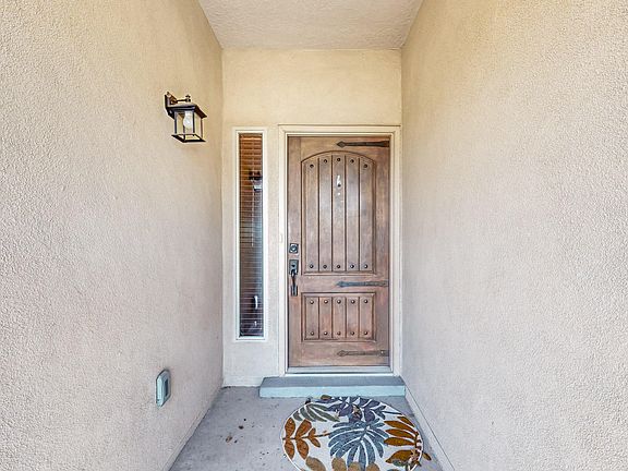 5th image of 930 Prairie Zinnia Dr