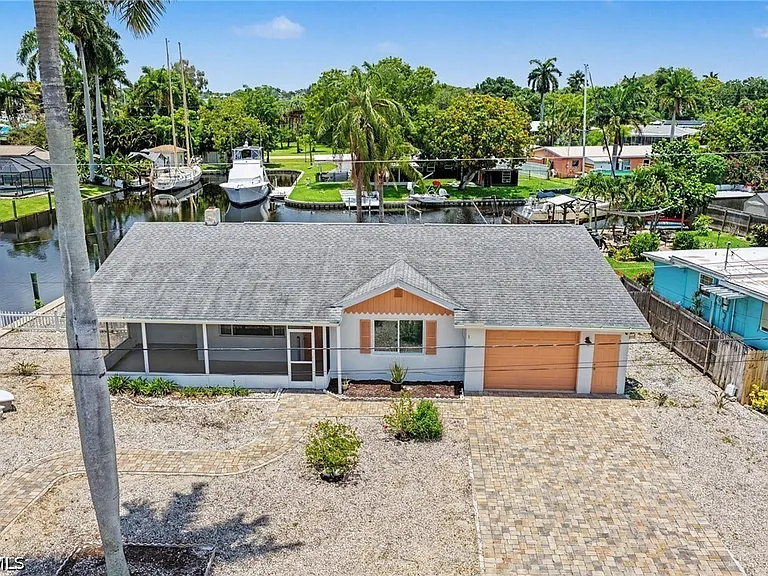 20 Estate Dr — Photo 1