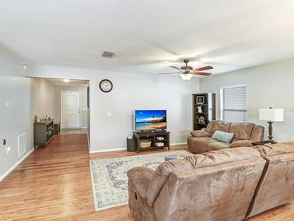 5th image of 11146 Running Pine Dr
