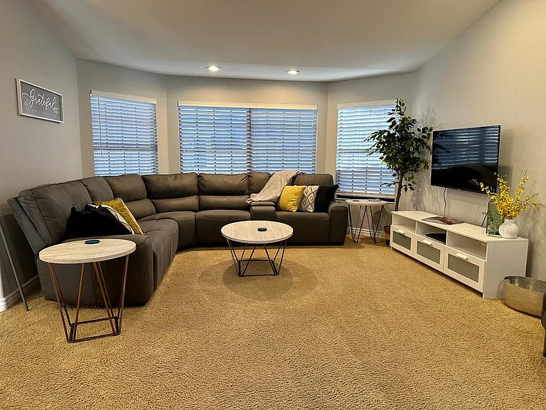 10918 W Bermuda Dr — Photo 14