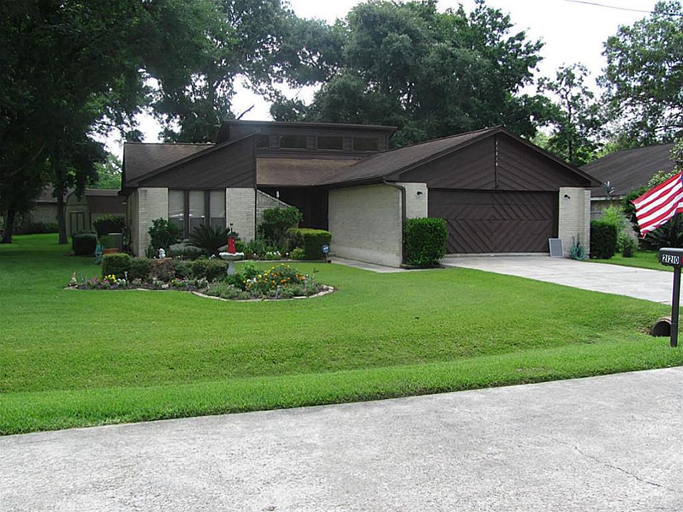 1st image of 21210 Papoose Ct