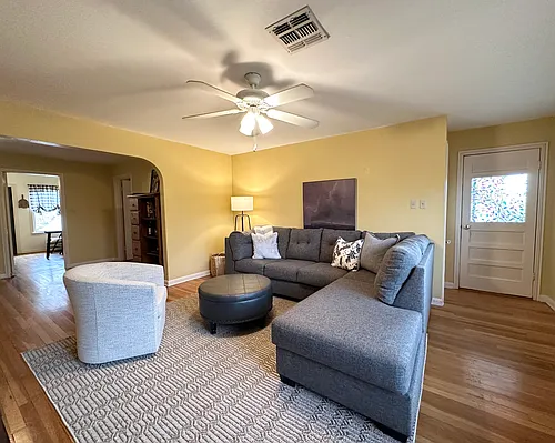 457 E Olmos Dr Photo 1
