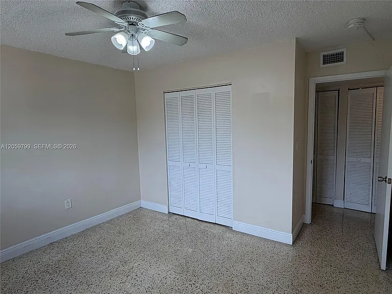 240 E 8th St #3 — Photo 16