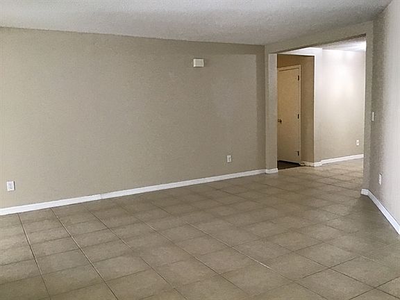 4th image of 1314 Blackwater Pond Dr