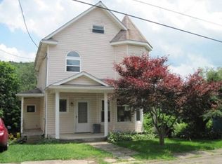 30 Locust St, Rouseville, PA 16344