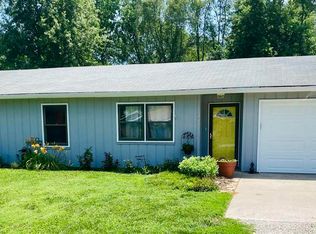 832 Locust St, Lawrence, KS 66044