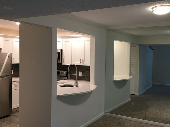 kitchen pass through to dining room