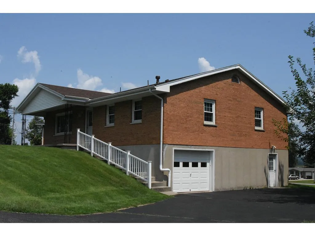 730 Willow St photo 1