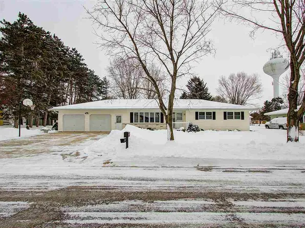 418 Hickory St, Sauk City, WI 53583