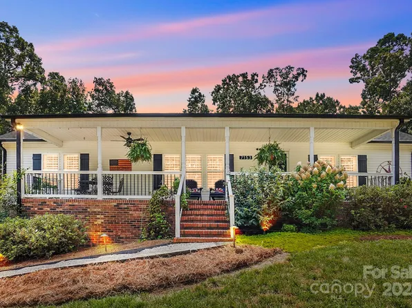 7153 Strawberry Ln, Stanfield, NC 28163