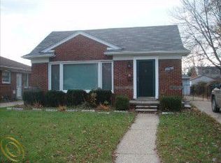 21302 Prestwick Ave, Harper Woods, MI 48225