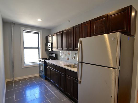 2nd image of 3346 Hull Ave APT 4E