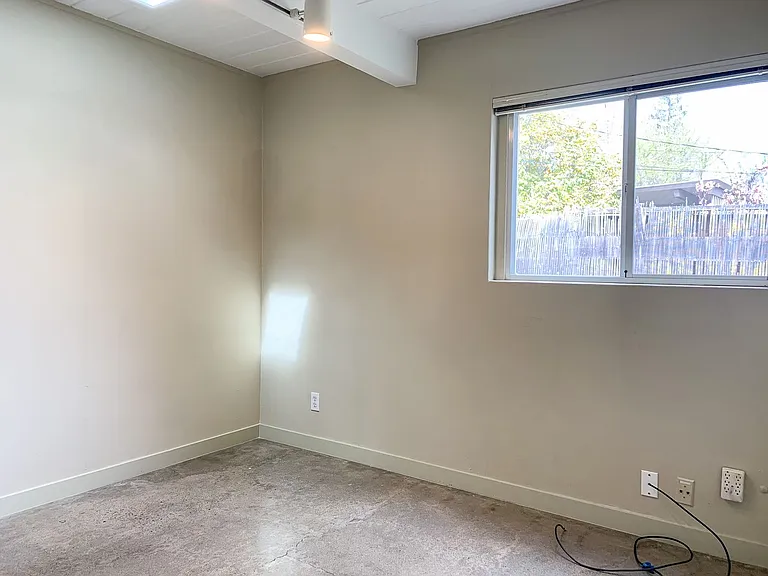 714 Wildwood Ln — Photo 11