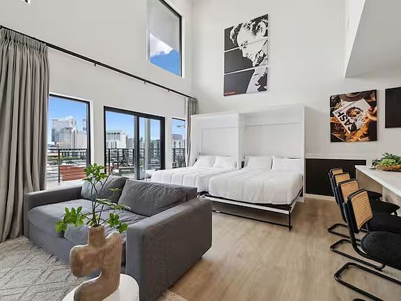 4th image of 635 7th Ave S #606