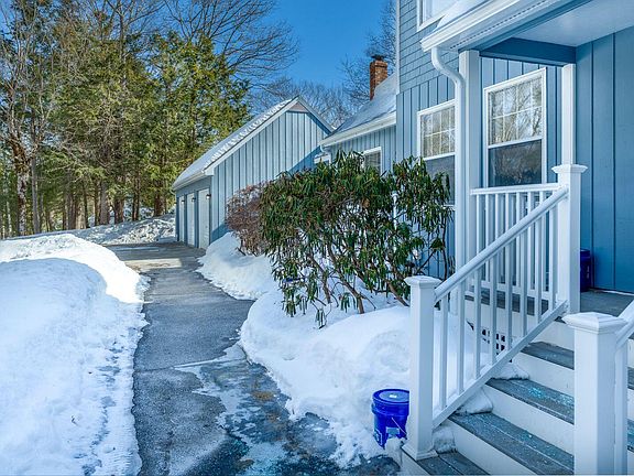 2nd image of 10 Forest Terrace