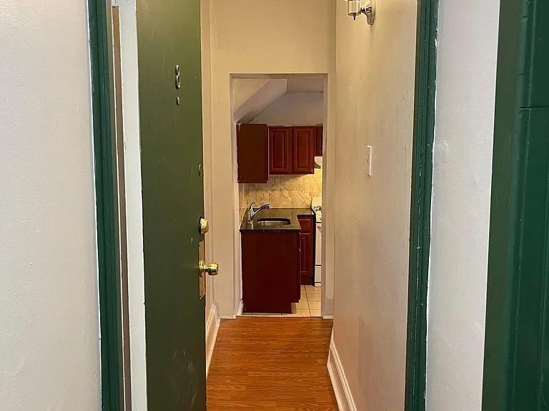 512 S 41st St #8 — Photo 13