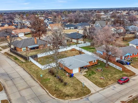 3rd image of 237 Mimosa Dr
